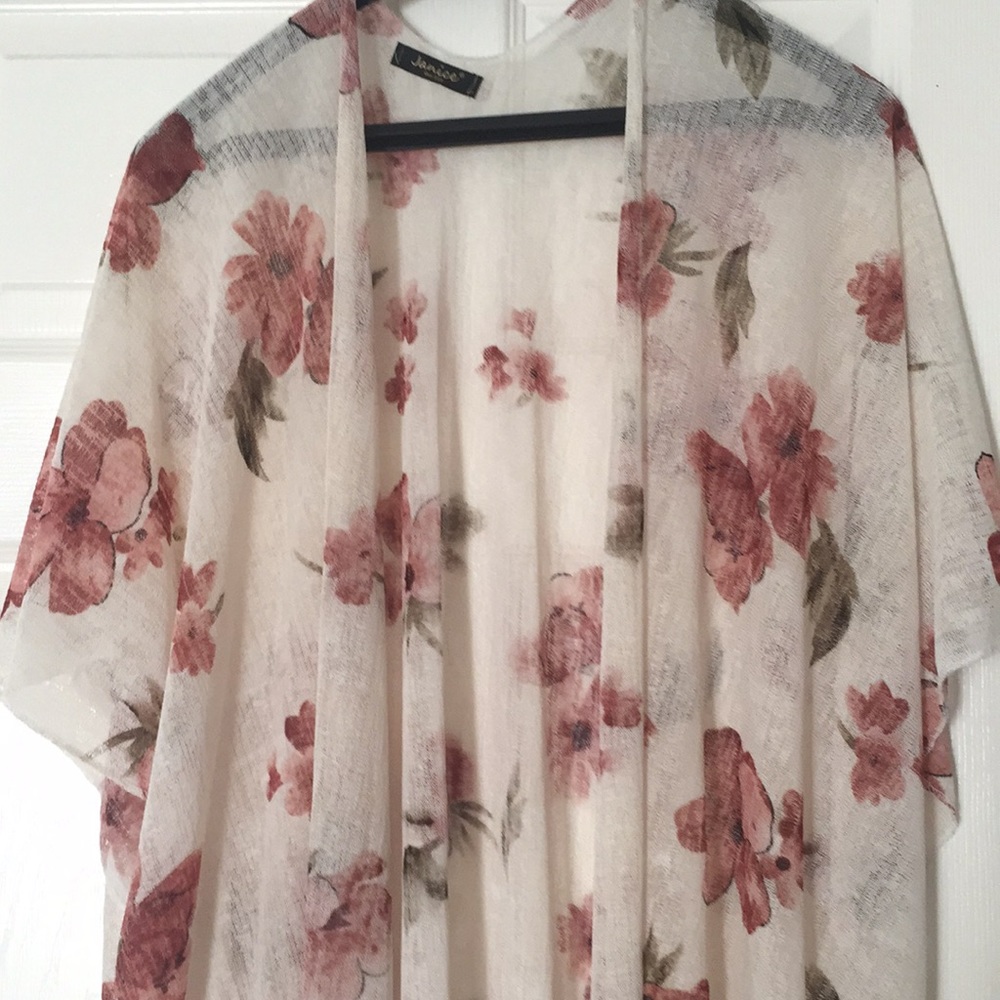 NWOT Floral Kimono
